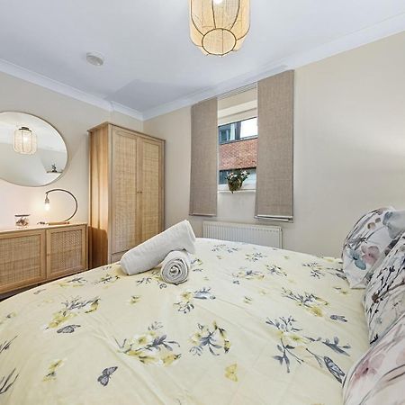 Tranquil 2 Bedroom Apartment Close To St. Paul'S Cathedral Лондон Екстер'єр фото